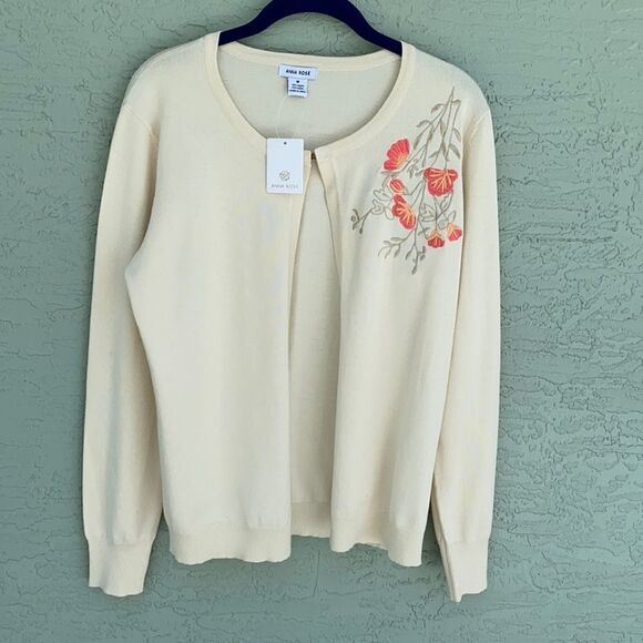 Anna Rose Sz M Sweater NWT Clasp On Front - Picture 1 of 13